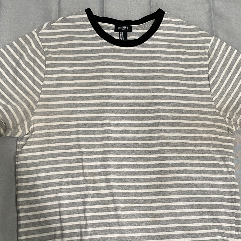 Man Forever 21 Gray and White Striped Short Sleeve Tee M - Picture 2 of 7